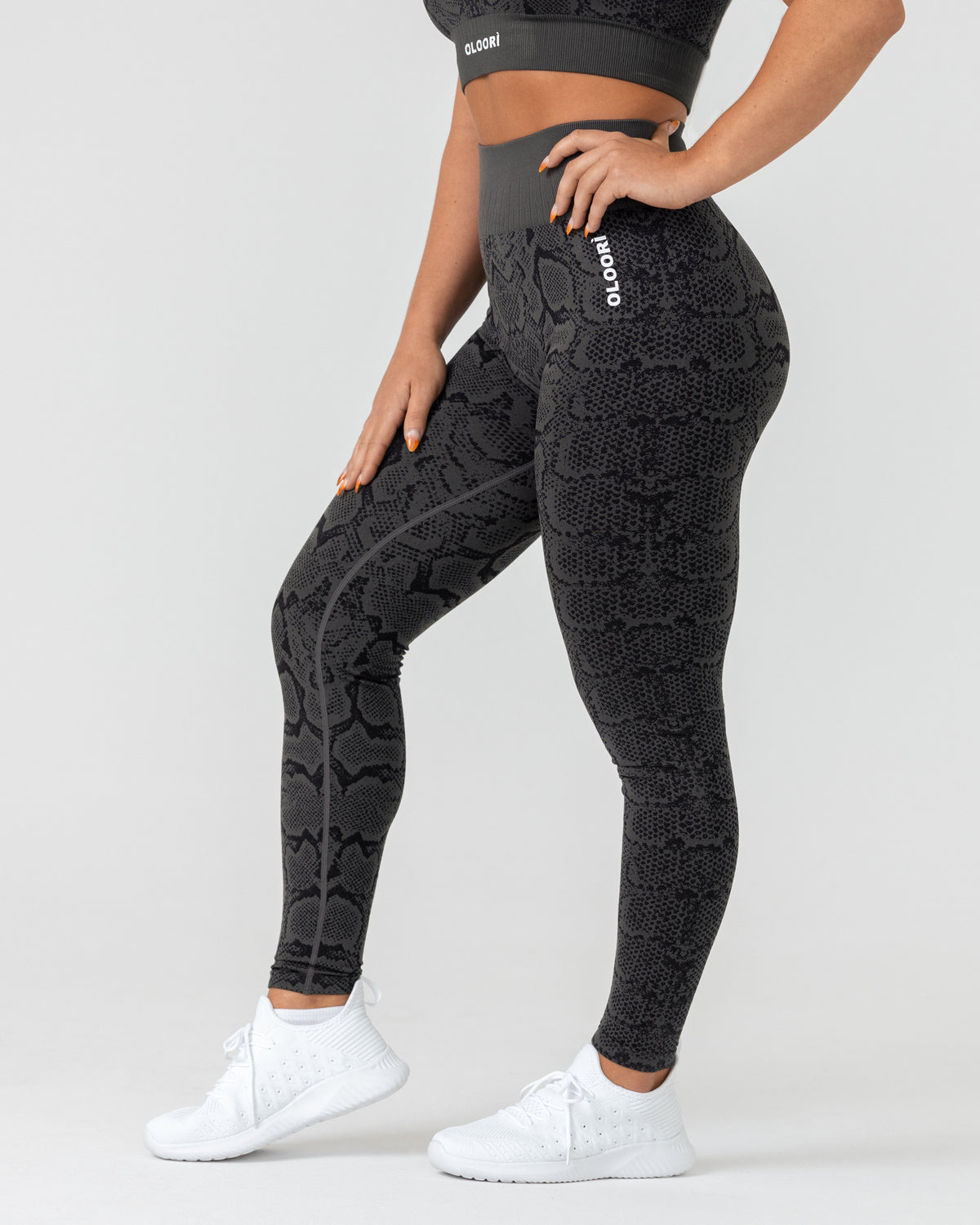 Majestic Seamless Leggings | Charcoal