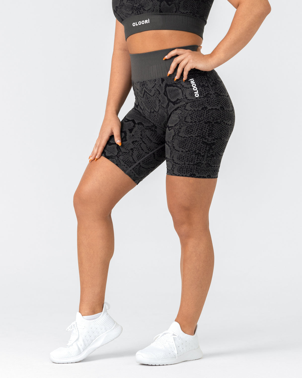 Majestic Seamless Shorts | Charcoal