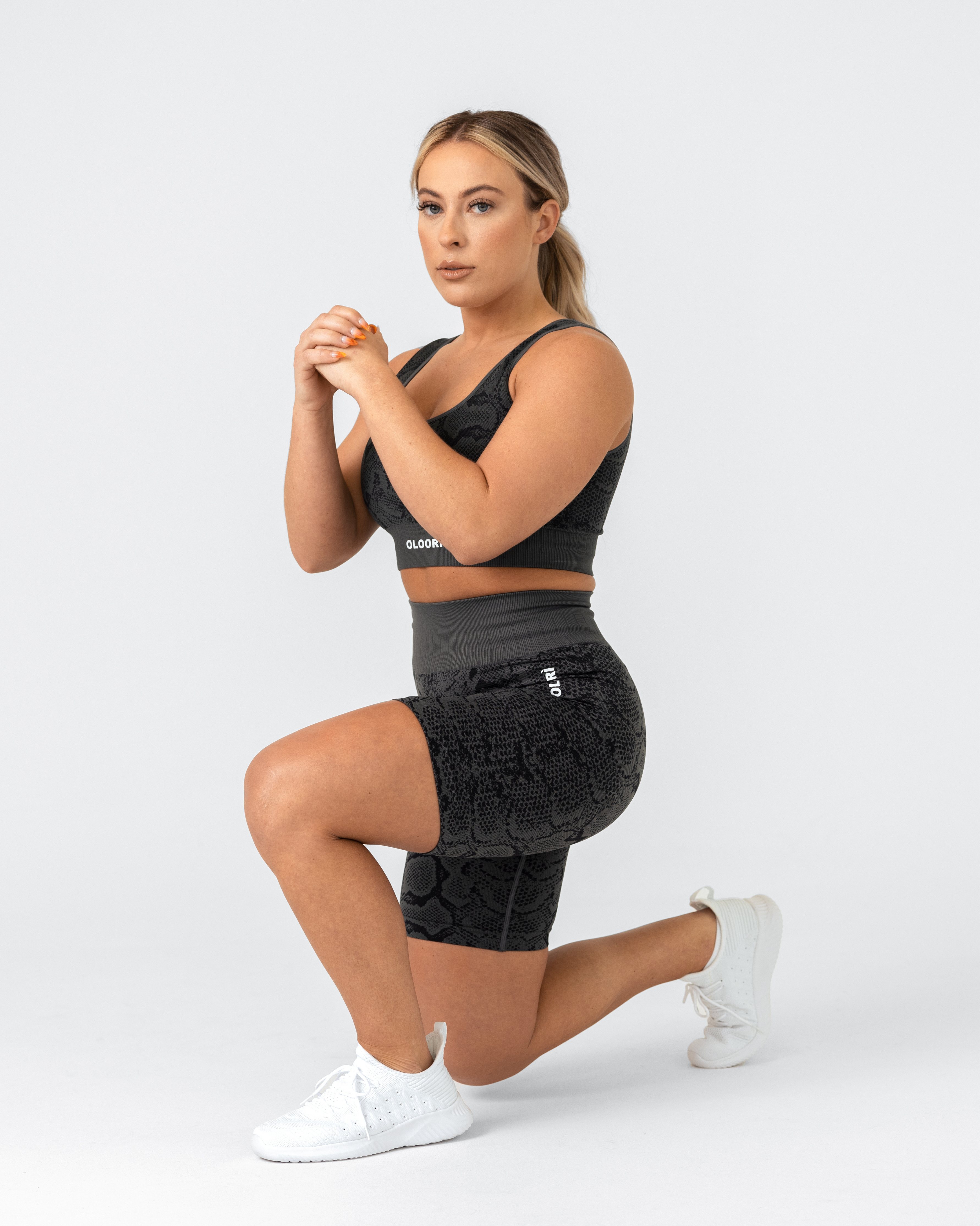 Majestic Seamless Shorts | Charcoal